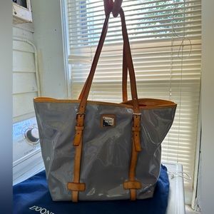 Vintage Dooney & Bourke purse